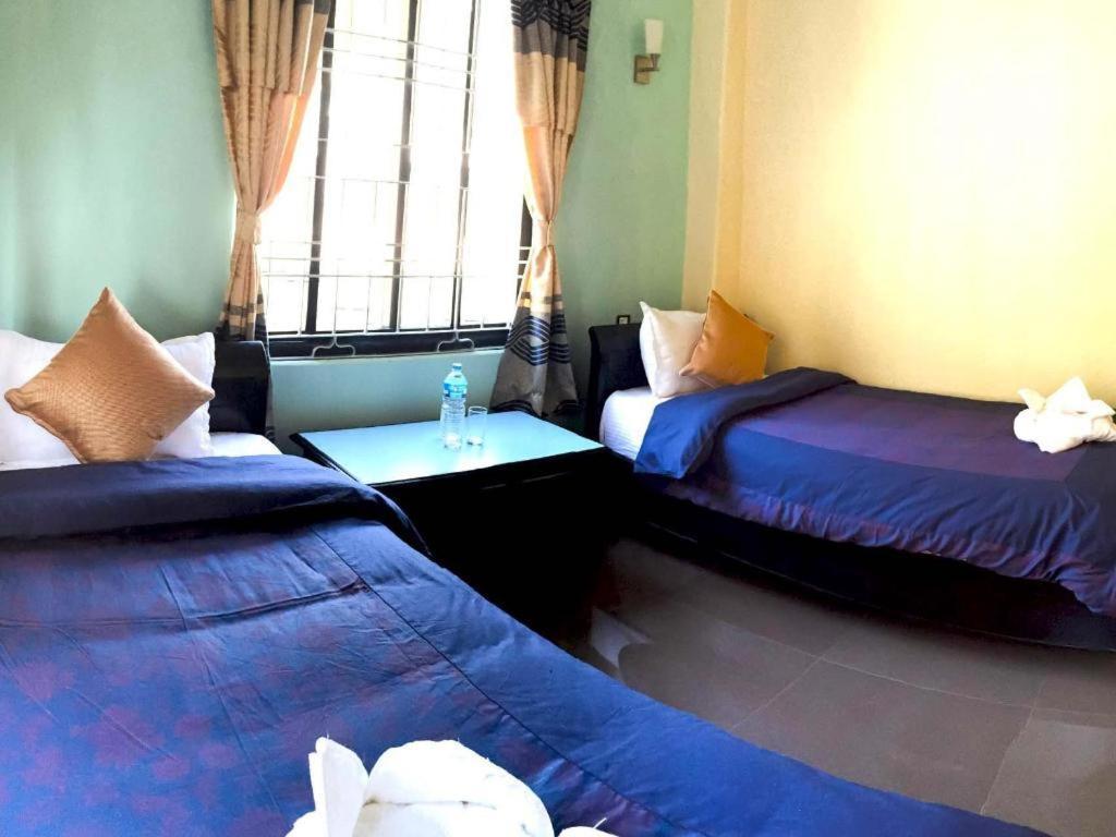 Hotel Atrium Pokhara Bagian luar foto