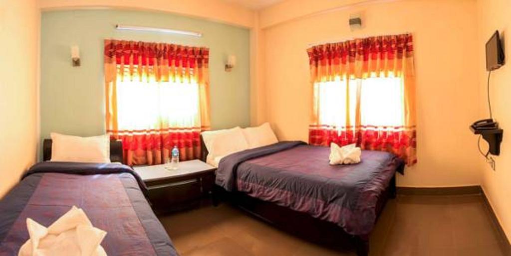 Hotel Atrium Pokhara Bagian luar foto