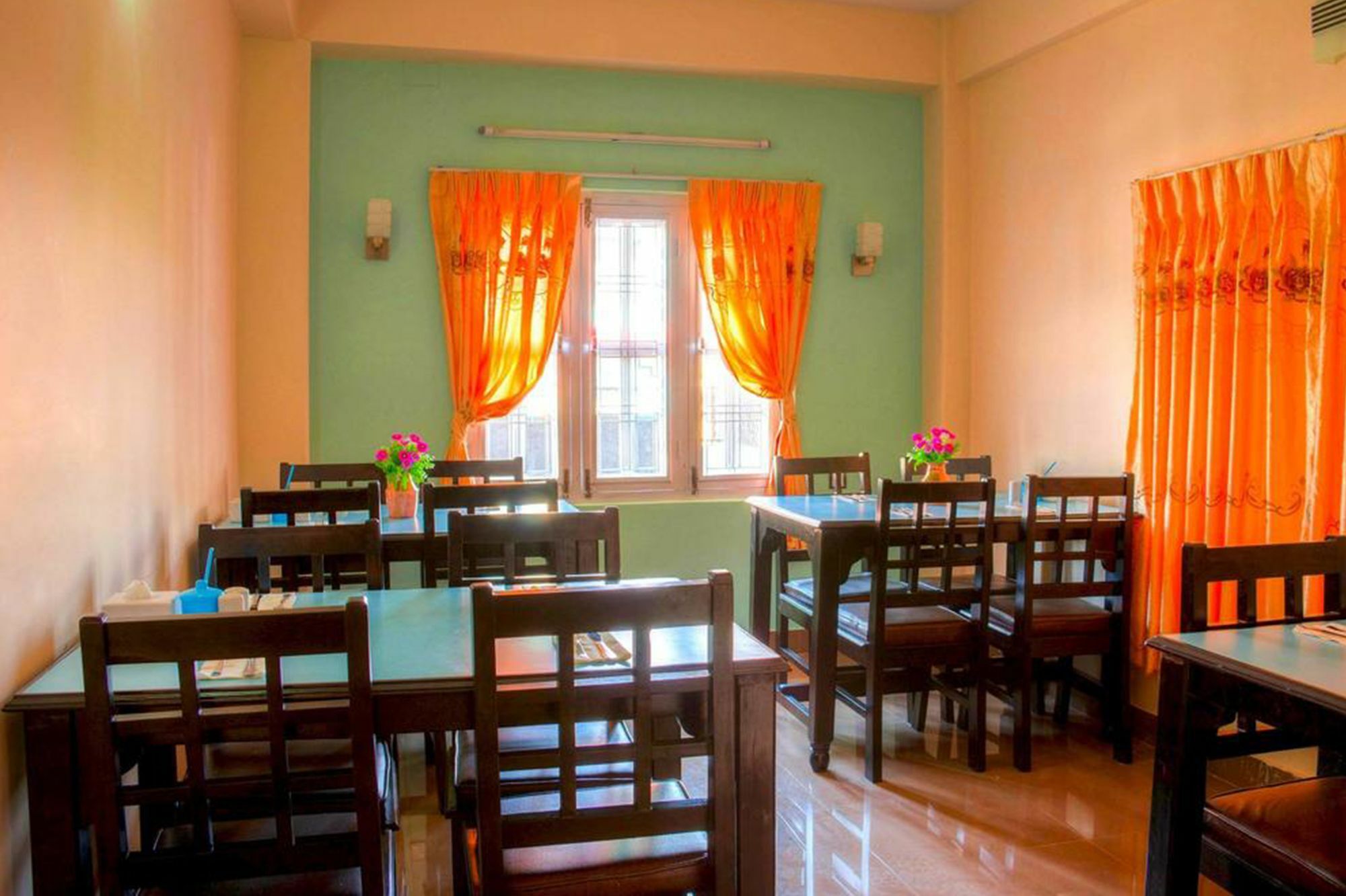 Hotel Atrium Pokhara Bagian luar foto